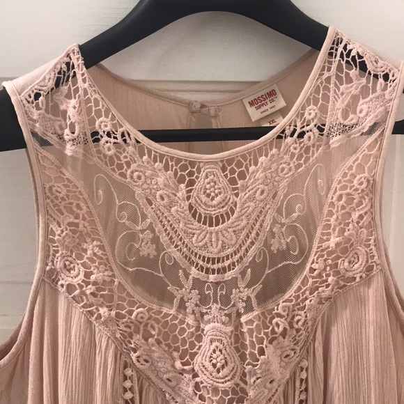 PINK LACE DRESS - Picture 2 of 3